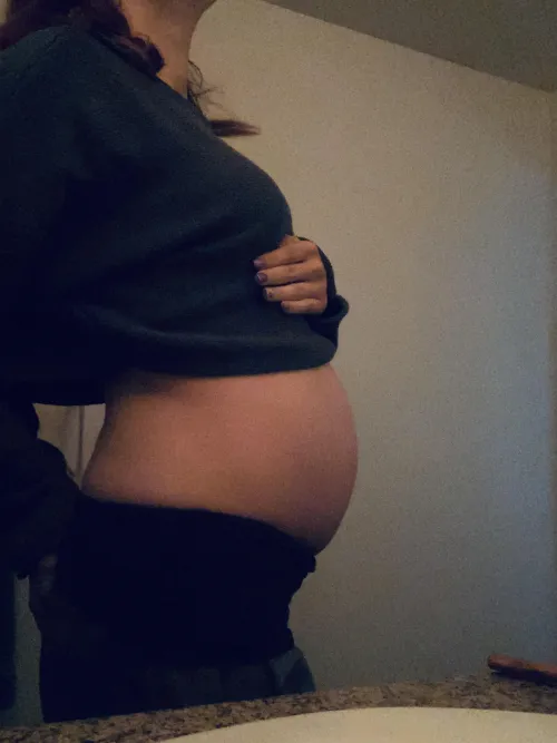 Thumbnail Morning Bump Delights: Athletic_luv19 | PregnantPetite