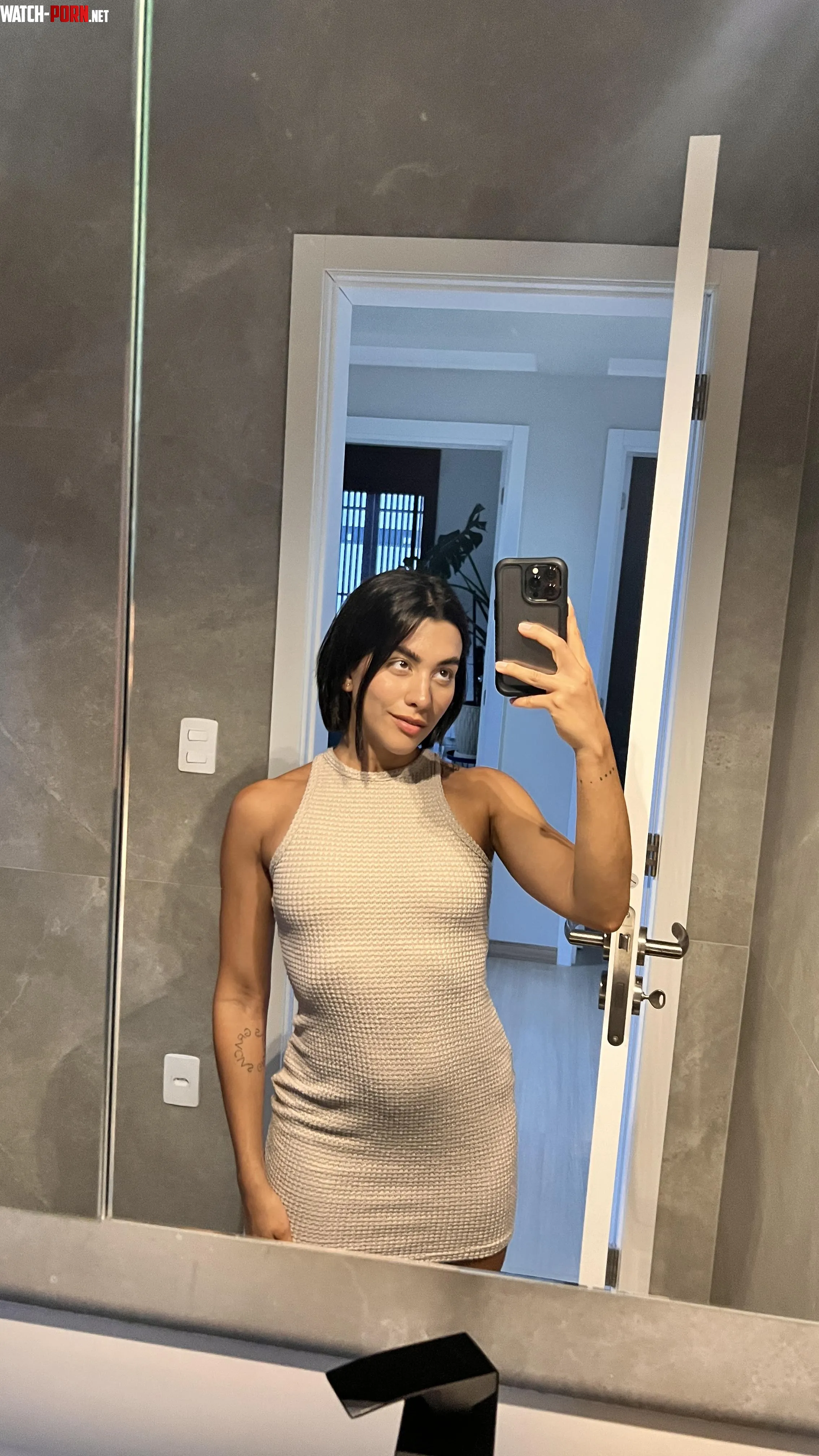 A quick photo in the mirror to make sure I look great by Xatonas