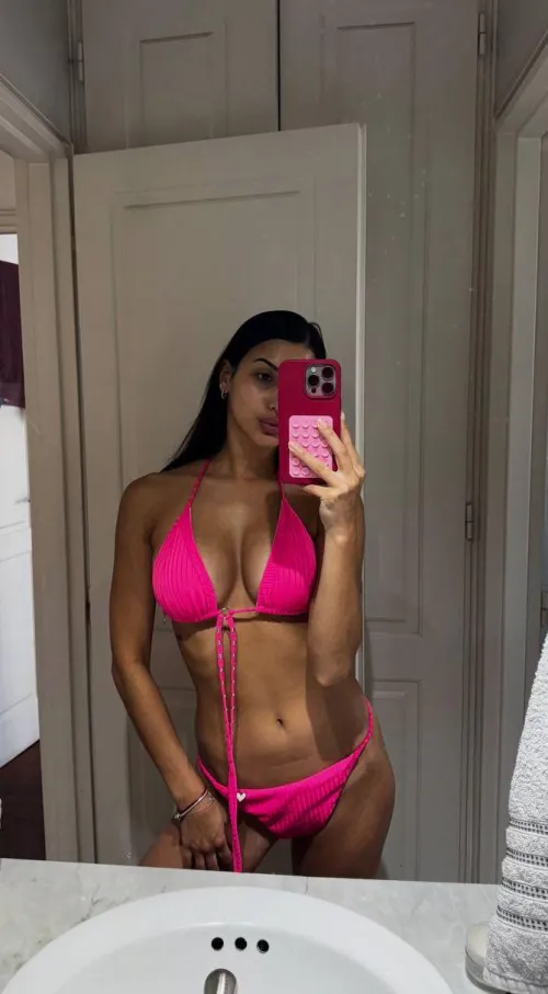 Thumbnail Pink Bikini Showcase: Wild_Ana's Flaunting Fabulousness | BikiniBodies