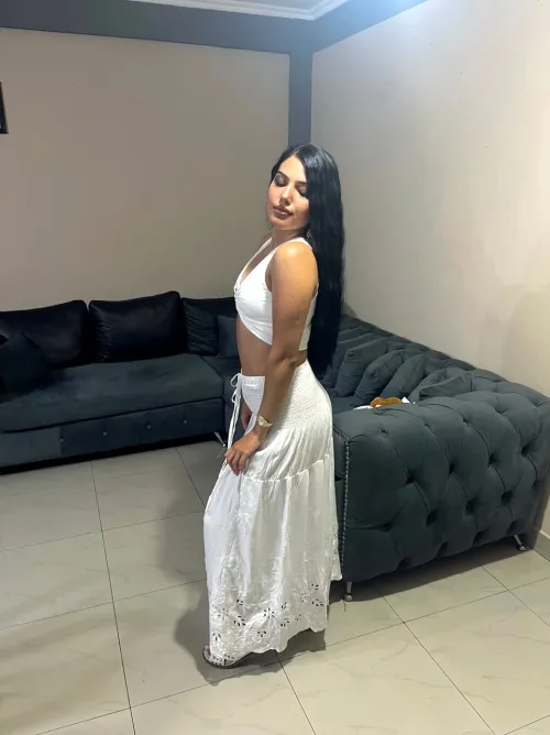 Thumbnail Feeling Elegant: Embracing Classygirls with Present_Roll5782