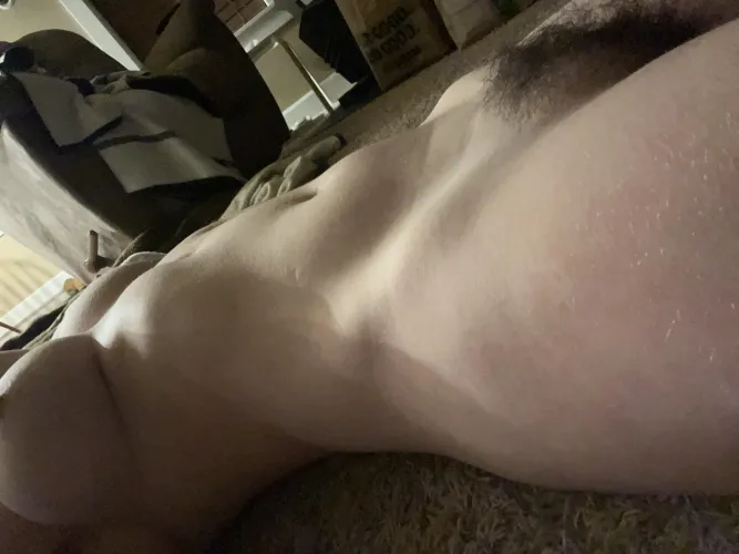 Thumbnail Idontknow1499: Appreciating a Side View of Hairy Beauty