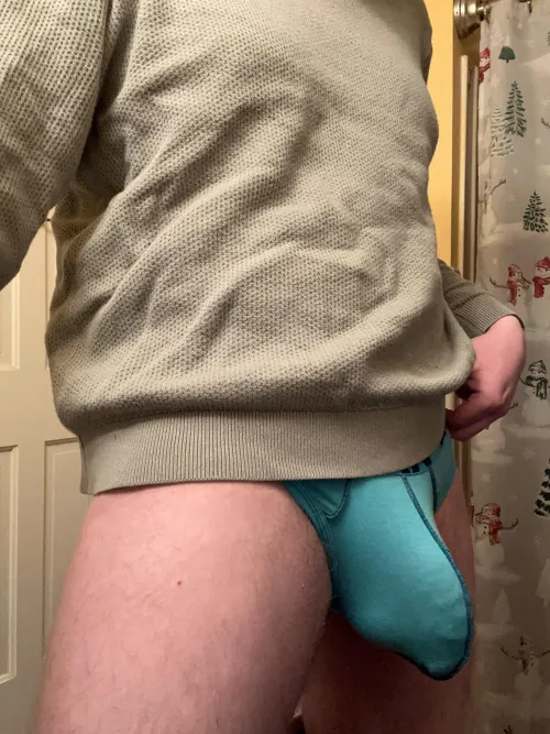 Thumbnail Delve into Throwaway_Bulge's Gay Journey