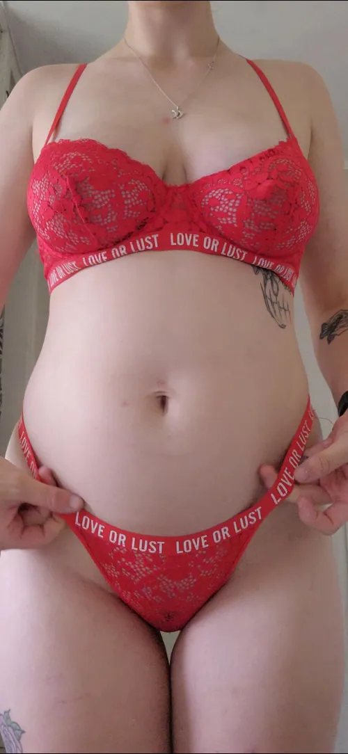 Thumbnail Seductive Kiwi in Red Lingerie | tezza121234