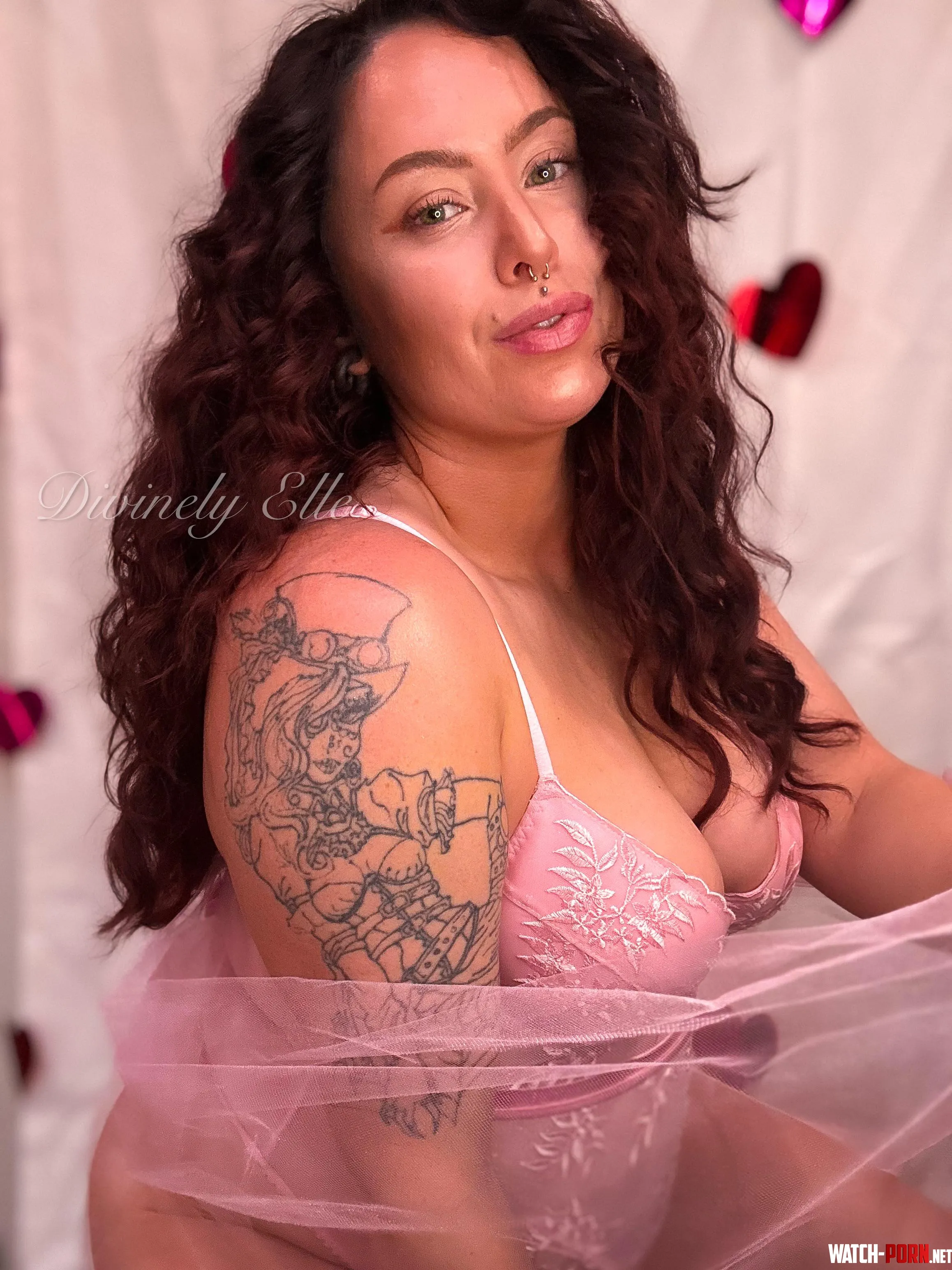 divinelyelle by DivinelyElle