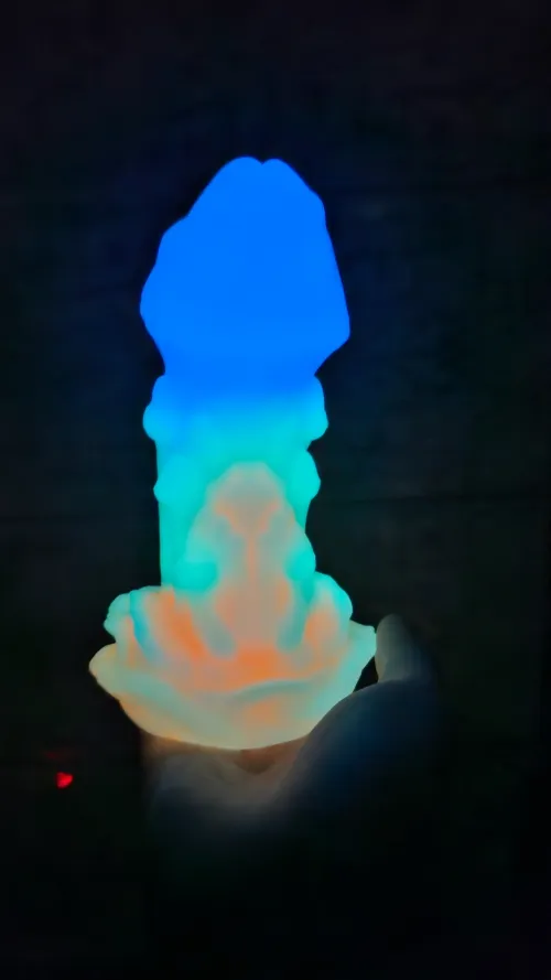 Thumbnail the glow on my amanita holy fuck by Embarrassed-Visit678