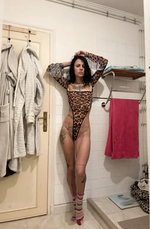Thumbnail Figure-Enhancing Bikini Elegance - MarkJonesGA1986 | BikiniBodies