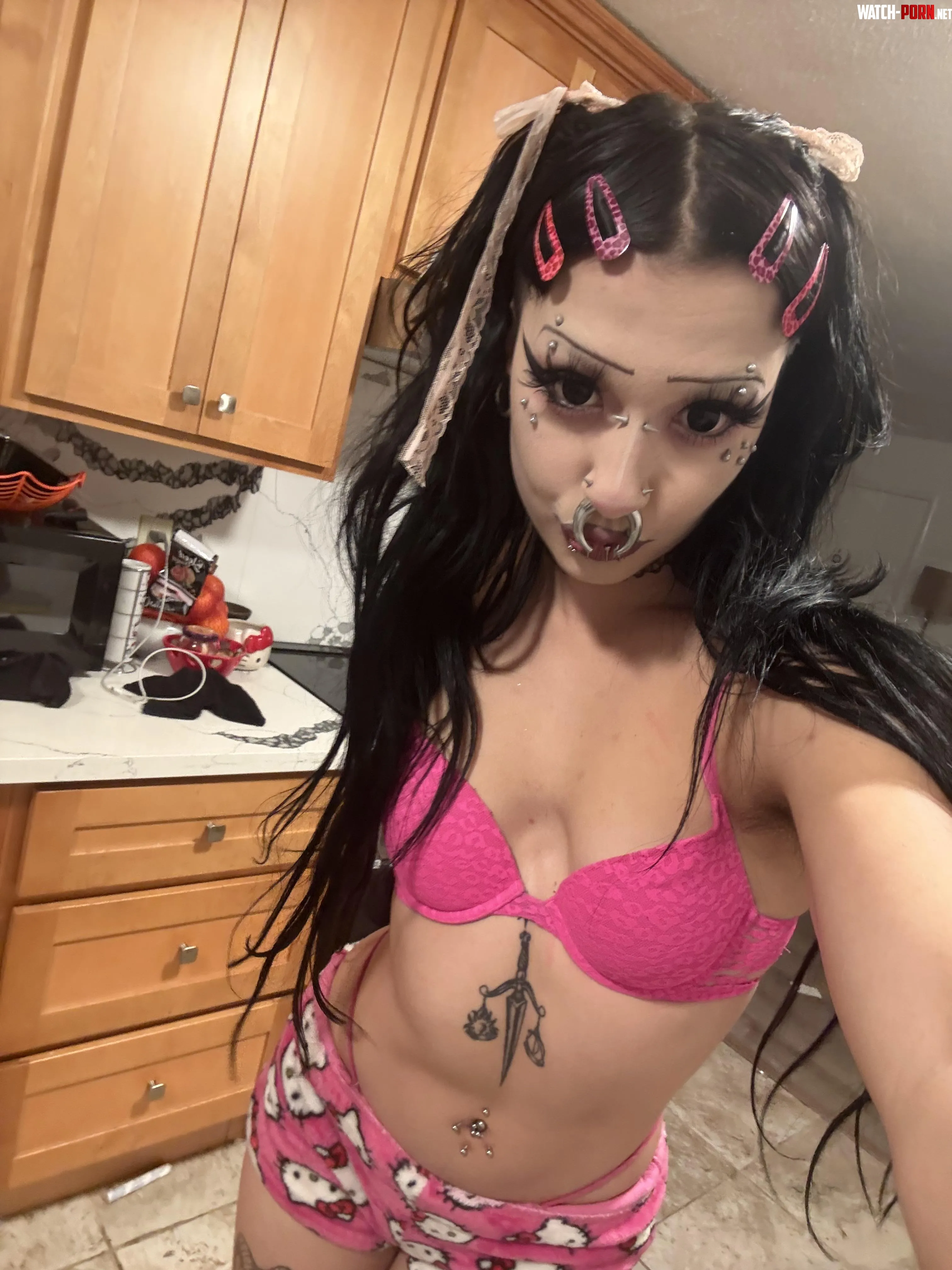 punk brat needs kisses  f19 by c0ckdestroyerr