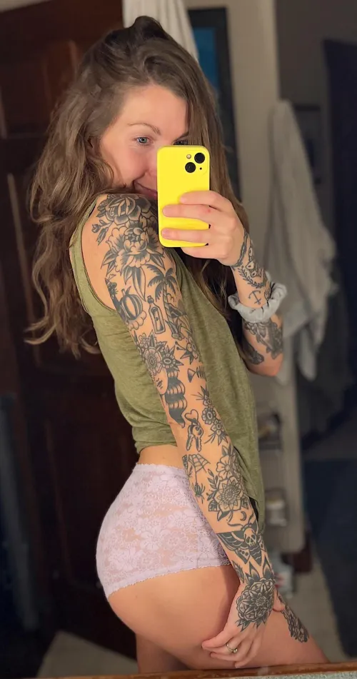 Thumbnail marleyreese's Favorite Lace Panties: A MirrorSelfie Delight