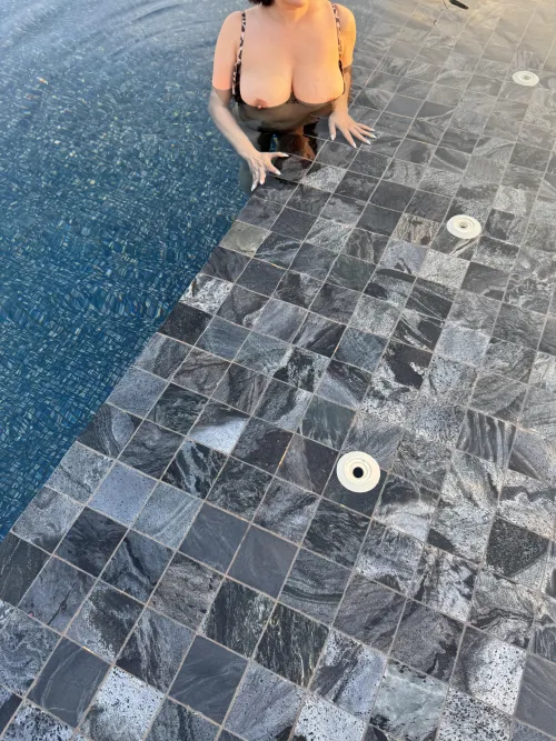 Thumbnail Take me to the pool and let the magic happens  by Hornymilfphuphu