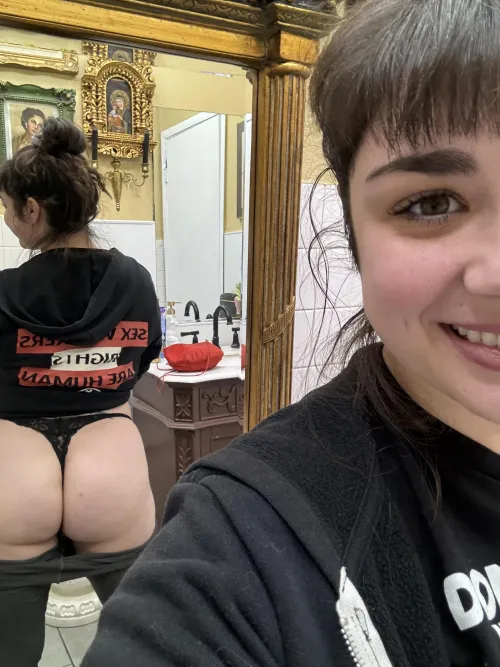 Thumbnail BigSlutTinyToes' Confession: Public Displays of MirrorSelfie