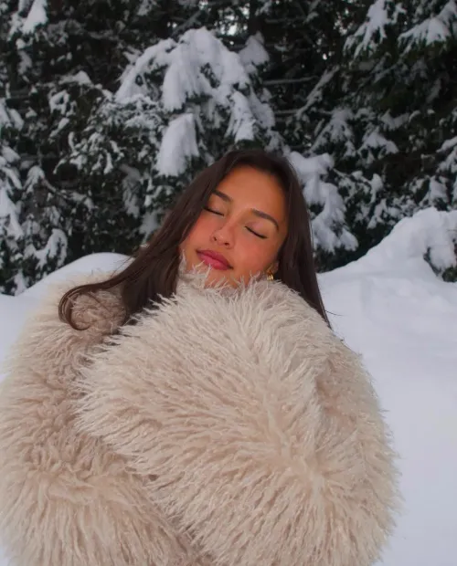 Thumbnail Alexandra Saint Mleux: A Portrait of Grace by tumblrvogue in PrettyGirls