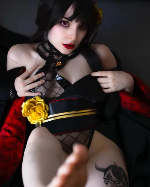 Thumbnail Chleowo as Shinobi Yor Forger Cosplay | chleowo_cosplay