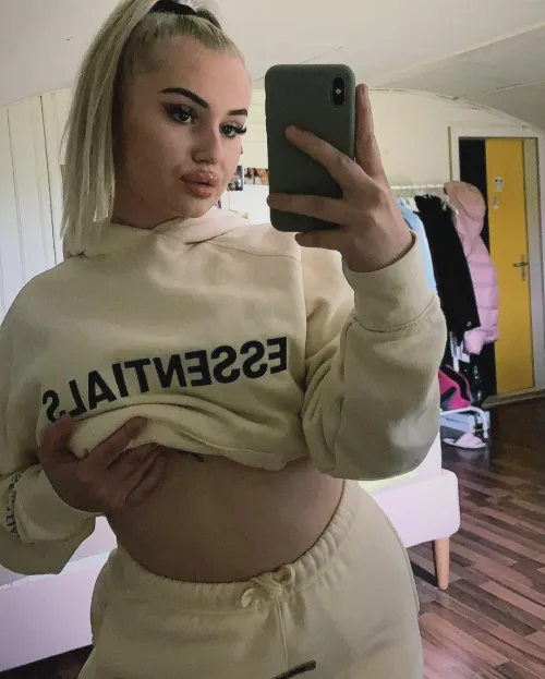 Thumbnail xYouCanCallMeDaddyx Questioning Actions Towards a Bimbo Slag