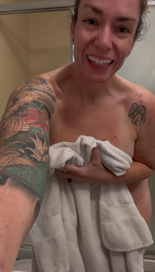 Thumbnail Love a Long Hot Shower - Delightful content by cindyvanessa | Embrace Milfie vibes