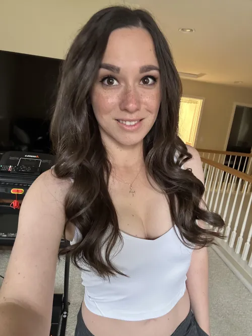 Thumbnail Sensual Beach Moments with AlanaAraya in SexyFrex