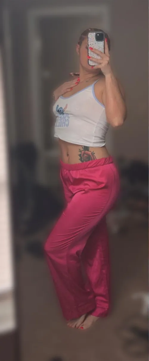 Thumbnail Sensuous Revelation: Discovering Elegance in Croptop Fashion | genienlingerie