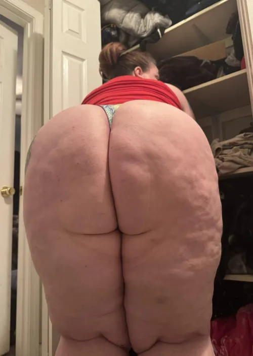 Thumbnail Celebrating Beauty and Confidence in BBW Bodies | Showing Off My Beautiful Fat Ass