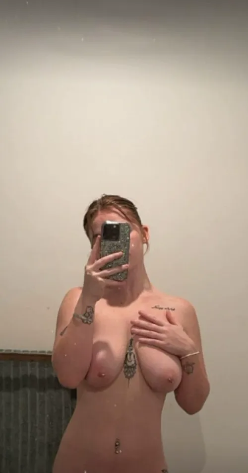 Thumbnail Natural Curves: Petalfrostt's Tempting Allure Uncovered | bigtiddygothgf