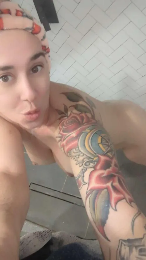 Thumbnail Seeking Assistance in the Shower | Countrycandi696