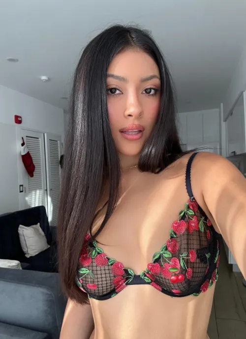 Thumbnail Kiss or Bite: Explore Sensual Dilemmas with SexyAlexandra_ | AsianHotties