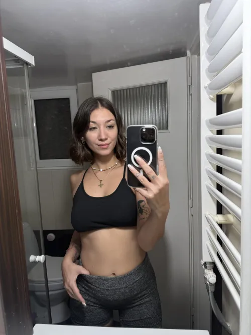 Thumbnail Unpredictable Fashion: Tales of Crop Tops | No-Astronaut-8118