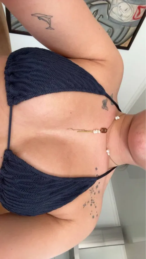 Thumbnail Bask in Swedish Sensuality: Roligtjej32's Provocative Enquiry