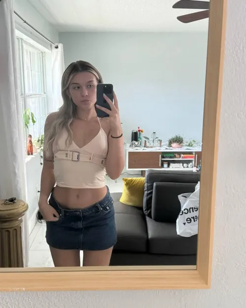 Thumbnail Croptopgirls: Radiating Perfection - playfulblondiexx's Style