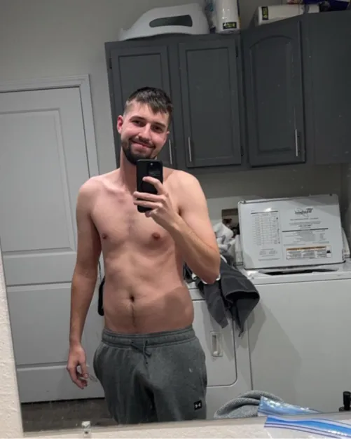 Thumbnail 24 and Straight, Ready for a Shower - by hidden2115 | Bulges