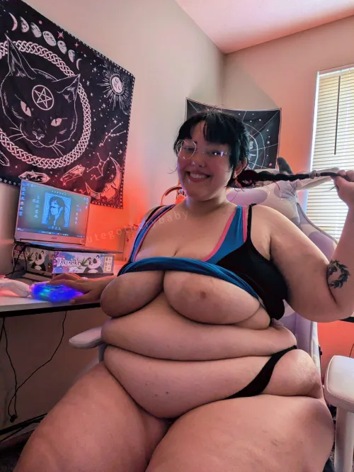 Thumbnail Missing Desk Pet: A Tale by Cutegothcrybaby in the SSBBW Realm