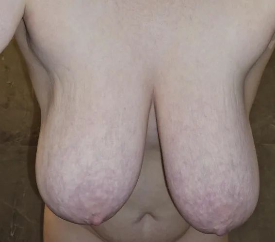Thumbnail AutomaticDirection99's Provocative Perspective: Bent Over Sag and Sensuality