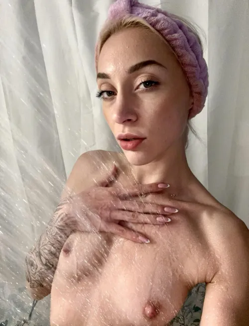 Thumbnail Exploring Sex Before, During, or After Showering: What You Need to Know