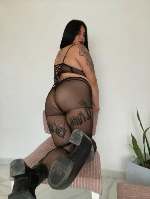 Thumbnail Imagine the Worship: Pantyhose Dreams with Kyliieb