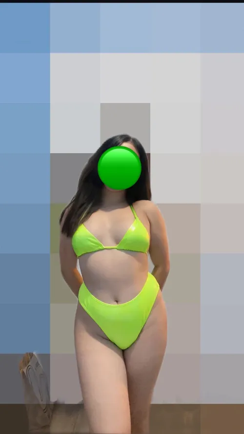 Thumbnail Delve into the 'F Green' Mindset with vouzmevouyez | phgonewild