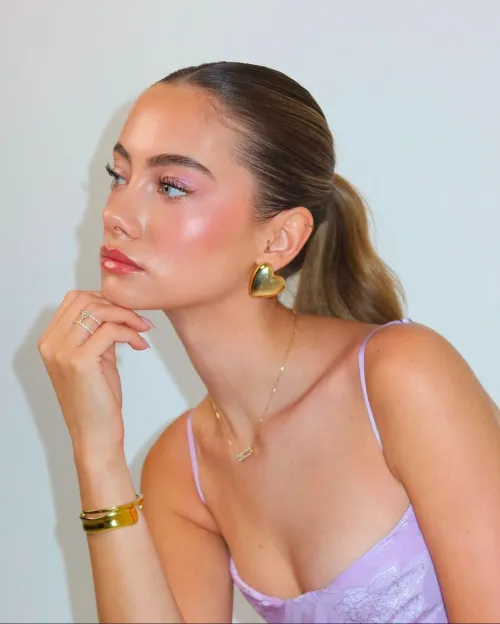 Thumbnail Jade Distinguinn: The Elegance of tumblrvogue's Feature in PrettyGirls