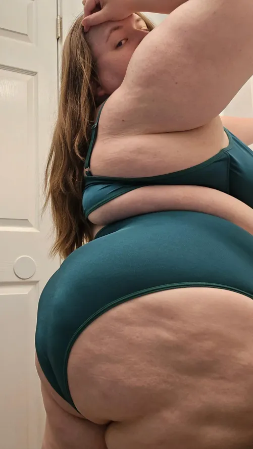 Thumbnail HornyEnigma321 Staying Cute Despite Sickness in BBW Fashion