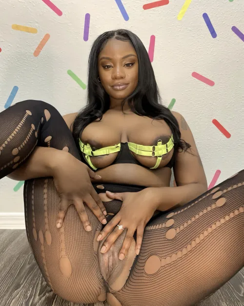 Thumbnail Does This Pic Turn You On by littlelayaa | HotBlackChicks Category