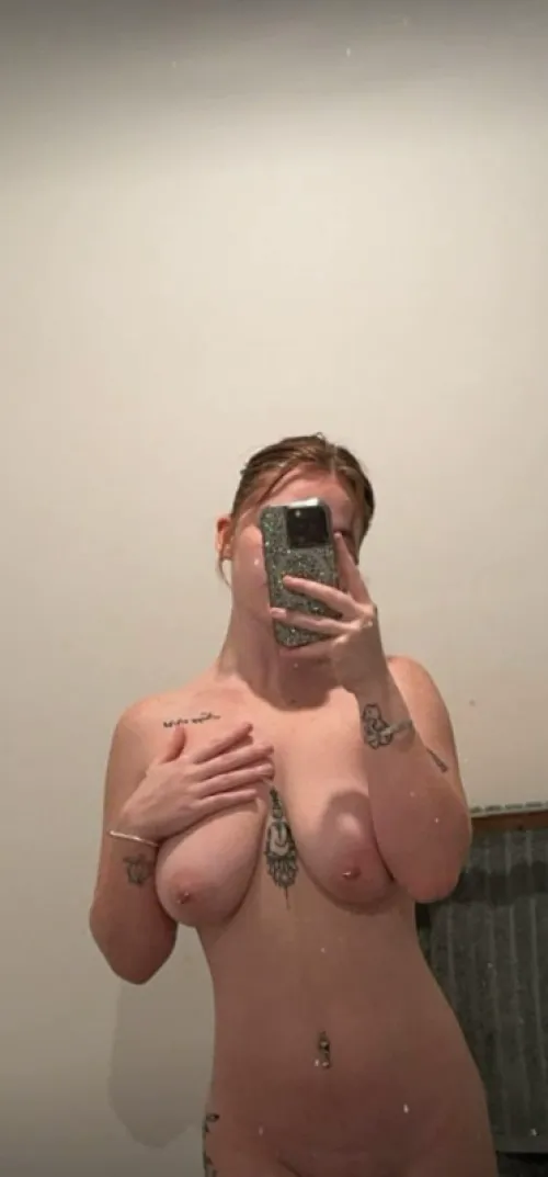 Thumbnail Quick Request: Goldenfernnn's Playful Handbra Challenge