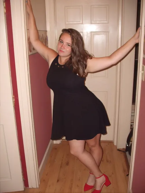 Thumbnail LilButThicc Empowers Chubby Girls in Rocking Dresses