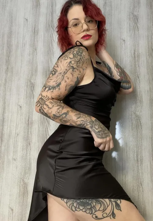 Thumbnail Elegance vs. Seduction: The Power of a Tight Dress | Iamdressa