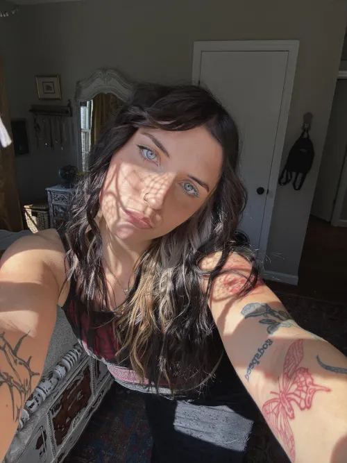 Thumbnail Eyes of Enchantment: The Seductive Allure of Brunettes with shelbabyz