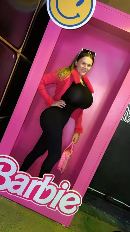 Thumbnail Barbie Box: Discovering Secrets with JazmyneDayy in 2busty2hide