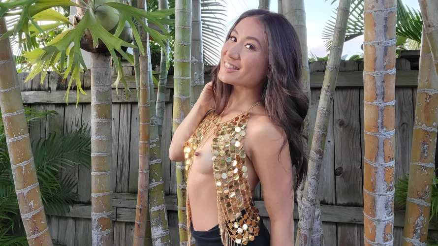 Thumbnail In Praise of B-Cups: Small Boobs Delight