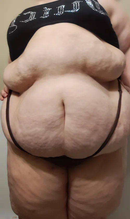 Thumbnail Author sillysaltt Decides Between Popeyes and KFC Family Meals | ssbbw