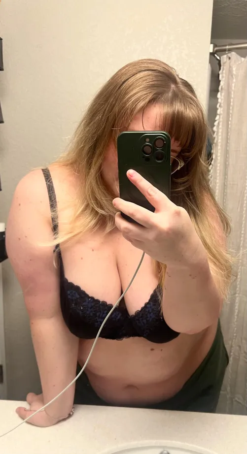 Thumbnail Feeling Horny and Lonely - Embrace liky-james's BBW Journey