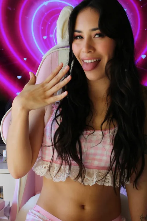 Thumbnail AsianHotties Introductions: Your Cute Little Chinta Saying Hi with Allypie117