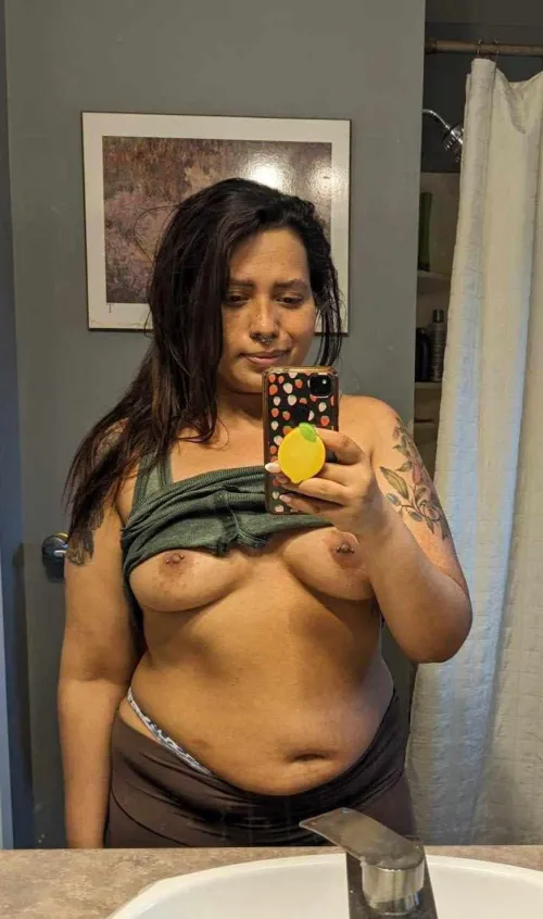 Thumbnail the_czar_got_cake Celebrates the Mom Bod in All Its Glory in the Chubby Category