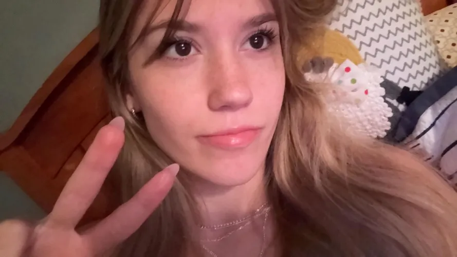 Thumbnail First Post Revelations: Awkward Moments of an 18yo by Felicitysmaok