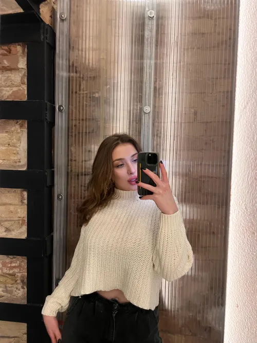 Thumbnail Post-College Chill: Quick Selfie Session by Jill-76ark