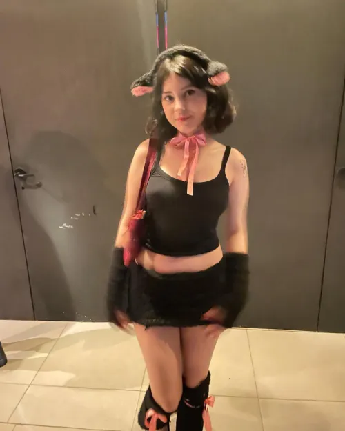 Thumbnail Holi by inyourcordyceps - Cosplaygirls Category