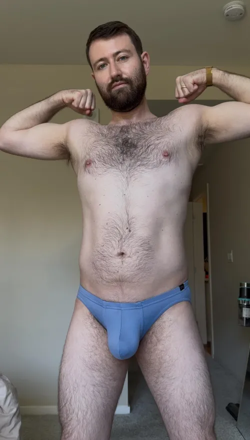 Thumbnail Davidxdonovan: Confident 30-Year-Old Gay with Bulge
